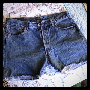 Levi’s 501 cutoffs size 34